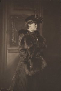 Edith Wharton en 1907. Elle a 45 ans